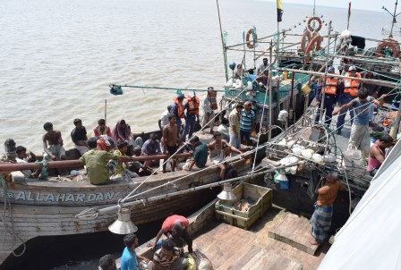 62 fishermen return from India.