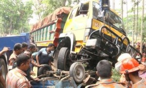 Barisal news, file-1, Road accident dead Five-16.04.15-2